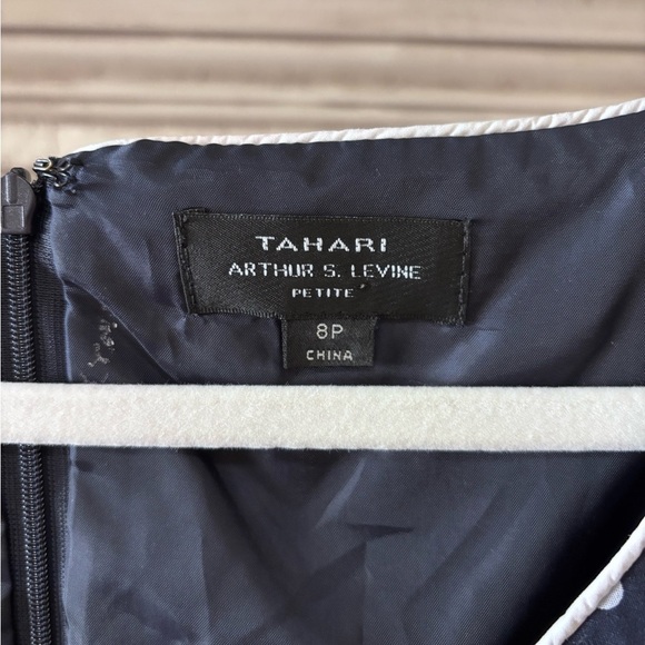 Tahari Navy Blue And White Polka Dot Sleeveless Dress Sheath Size 8 Petite - Picture 4 of 13